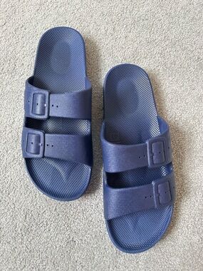 Freedom Moses Slides Sandals in Navy Blue - Women’s Size 9
